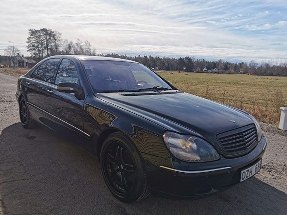 Mercedes-Benz S320 4 of 5