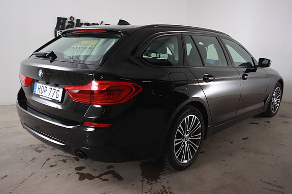 BMW 520 2 of 5