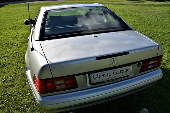 Mercedes-Benz SL320 26 of 30