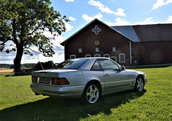 Mercedes-Benz SL320 20 of 30