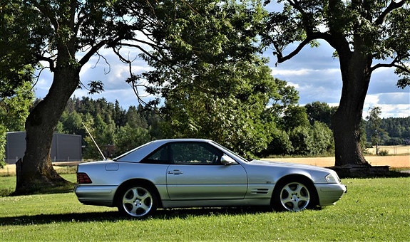Mercedes-Benz SL320 8 of 30
