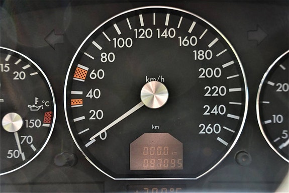 Mercedes-Benz SL320 10 of 30