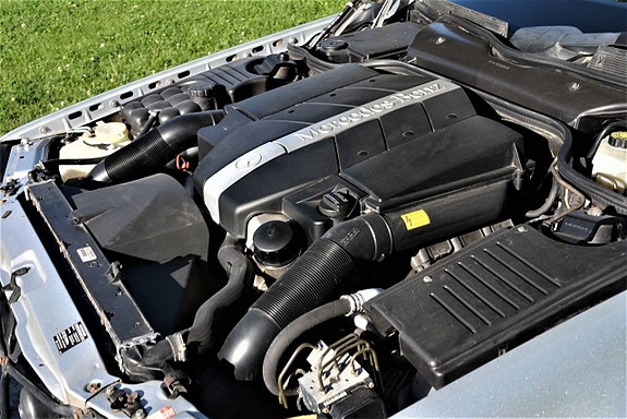 Mercedes-Benz SL320 27 of 30