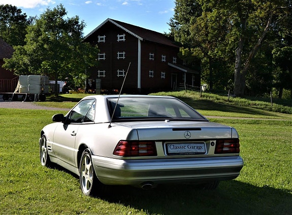 Mercedes-Benz SL320 21 of 30