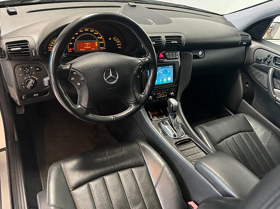 Mercedes-Benz C32 6 of 9