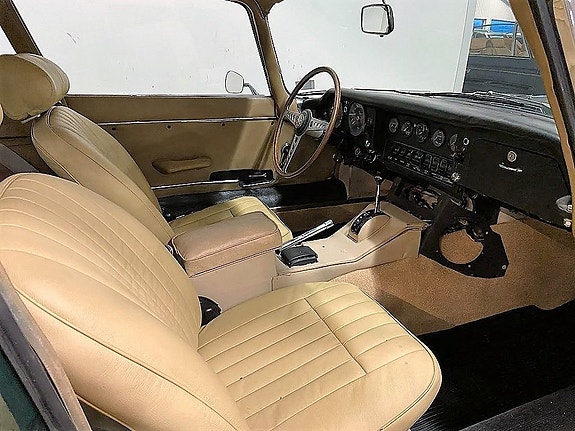 Jaguar E-TYPE 8 of 14