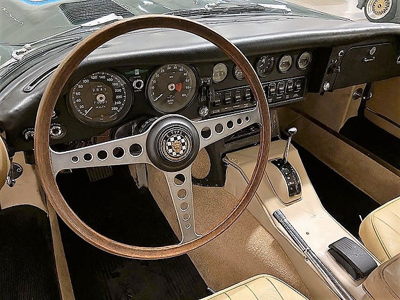 Jaguar E-TYPE 6 of 14