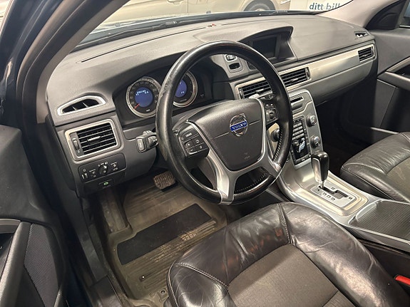 Volvo V70 10 of 24