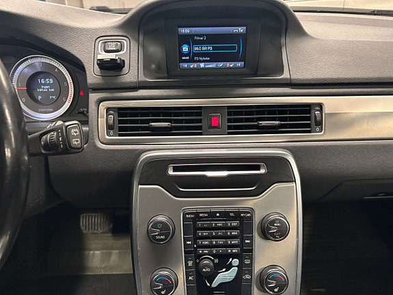 Volvo V70 19 of 24