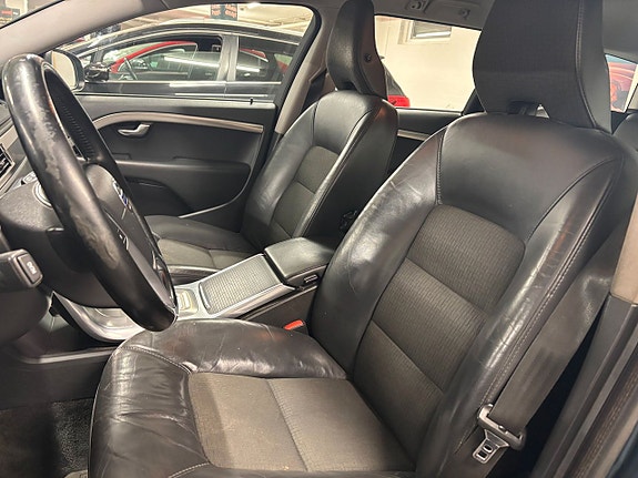 Volvo V70 14 of 24