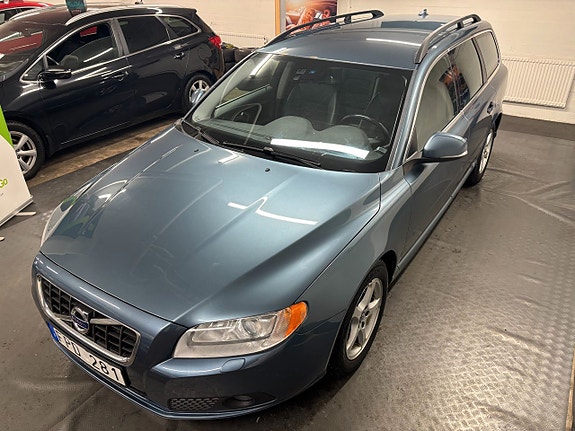 Volvo V70 4 of 24