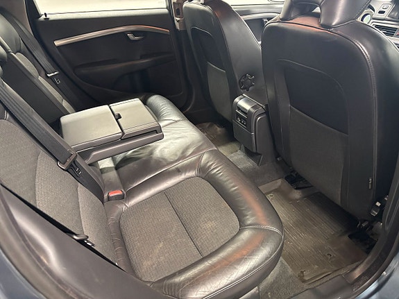 Volvo V70 15 of 24