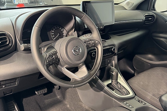 Mazda 2 5 of 8