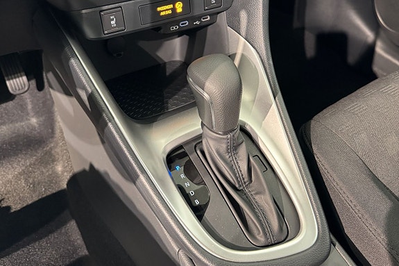 Mazda 2 6 of 8