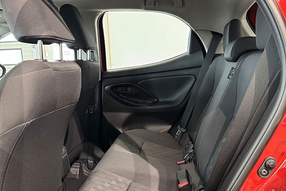 Mazda 2 4 of 8