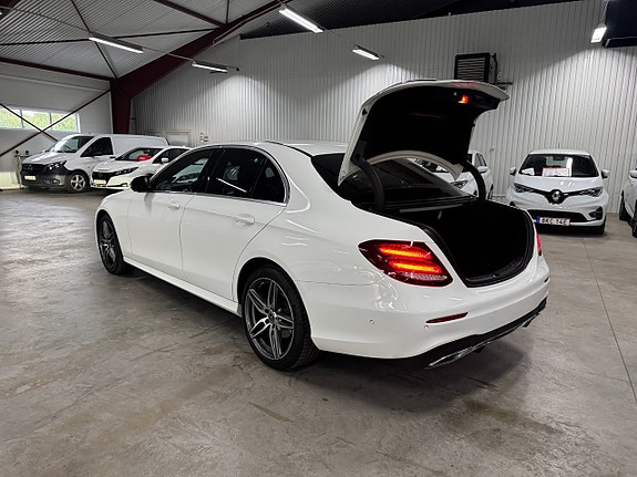Mercedes-Benz E200 d 4 of 23
