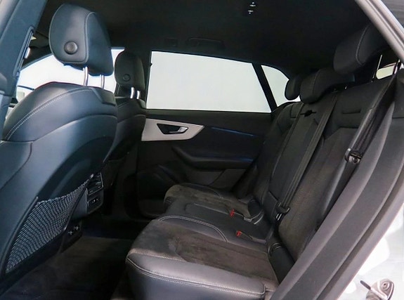 Audi Q8 9 of 9