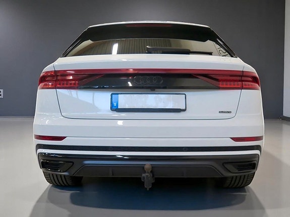 Audi Q8 6 of 9