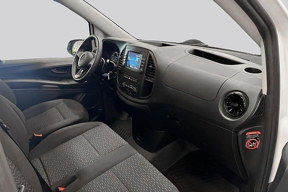 Mercedes-Benz eVito 112 9 of 14