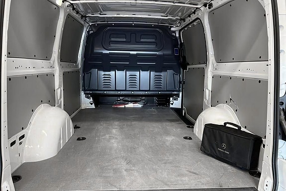 Mercedes-Benz eVito 112 13 of 14