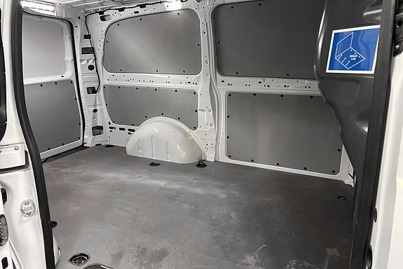 Mercedes-Benz eVito 112 14 of 14