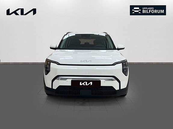Kia EV3 2 of 16