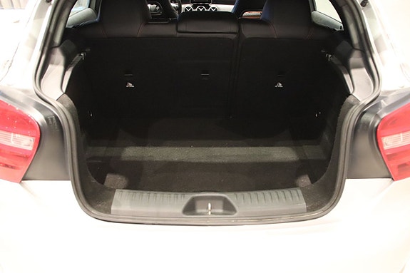 Mercedes-Benz A180 6 of 16