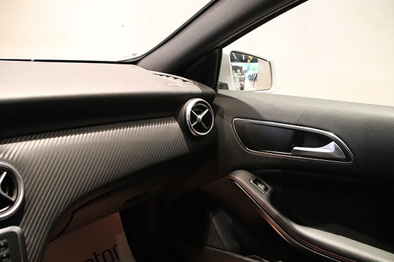 Mercedes-Benz A180 13 of 16