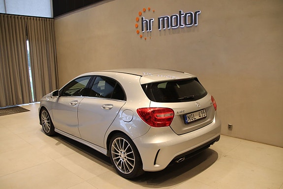 Mercedes-Benz A180 4 of 5
