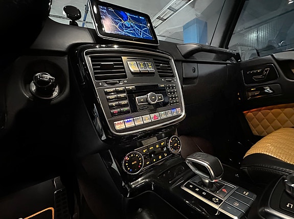 Mercedes-Benz G63 16 of 22