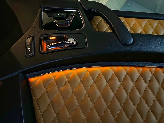 Mercedes-Benz G63 14 of 22