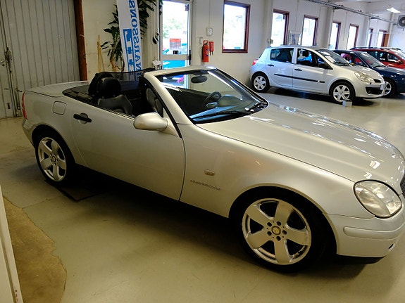 Mercedes-Benz SLK230 3 of 5
