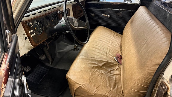 Chevrolet C10 16 of 20