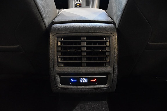 Volkswagen Golf VIII 21 of 23
