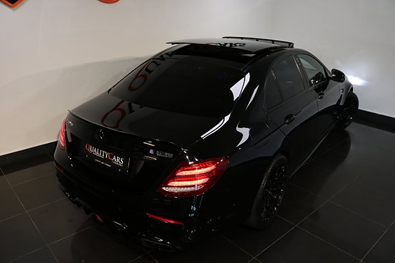 Mercedes-Benz E63 24 of 26