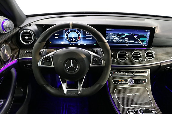 Mercedes-Benz E63 11 of 26