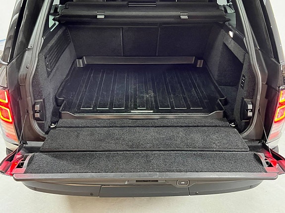 Land Rover Range Rover 25 of 27