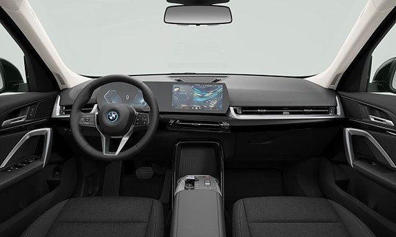BMW iX1 4 of 5