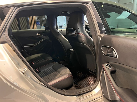 Mercedes-Benz CLA220 d 18 of 25