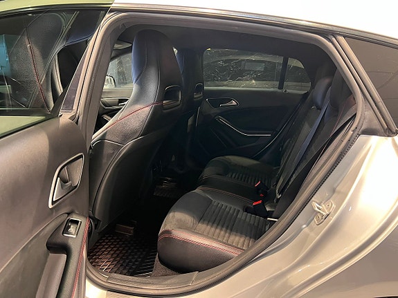 Mercedes-Benz CLA220 d 17 of 25