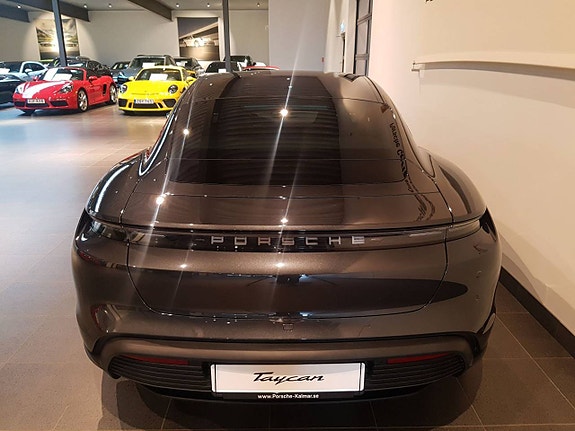Porsche Taycan 4S 5 of 5