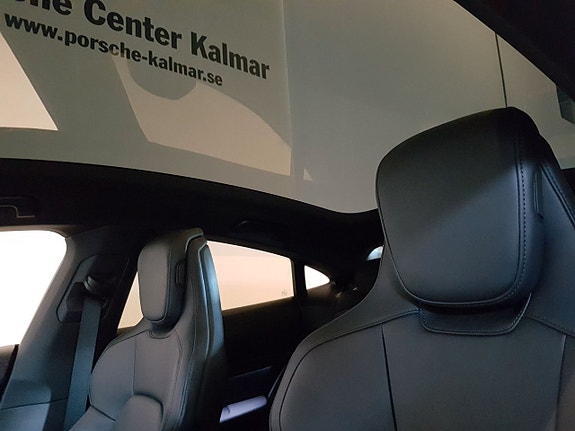 Porsche Taycan 4S 9 of 11