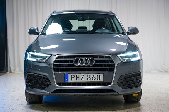 Audi Q3 2 of 5
