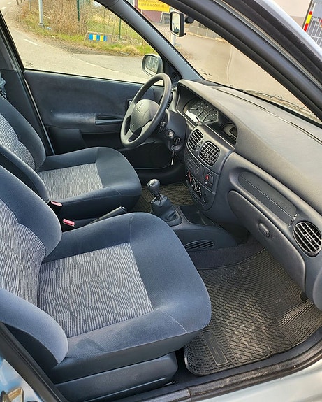 Renault Megane I 13 of 17
