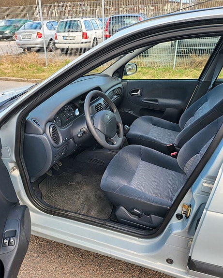 Renault Megane I 16 of 17