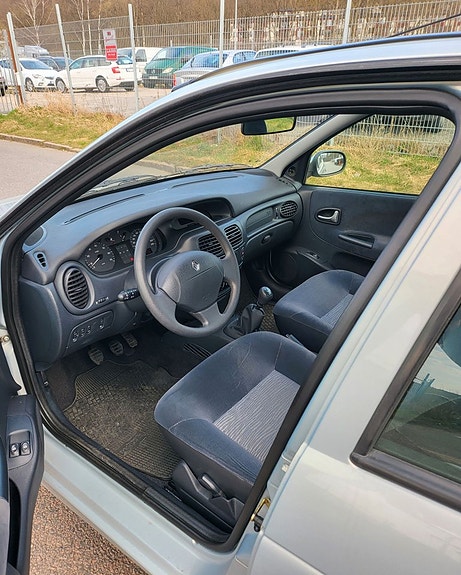 Renault Megane I 9 of 17