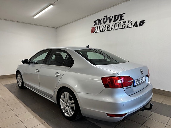 Volkswagen Jetta 3 of 5