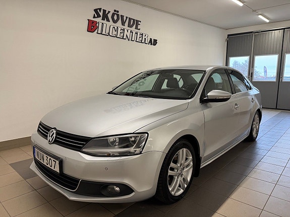 Volkswagen Jetta 2 of 5