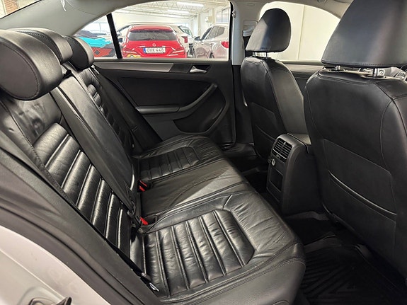 Volkswagen Jetta 8 of 8