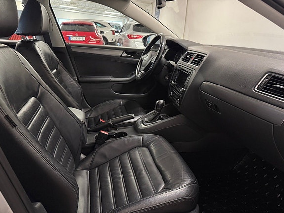Volkswagen Jetta 6 of 8